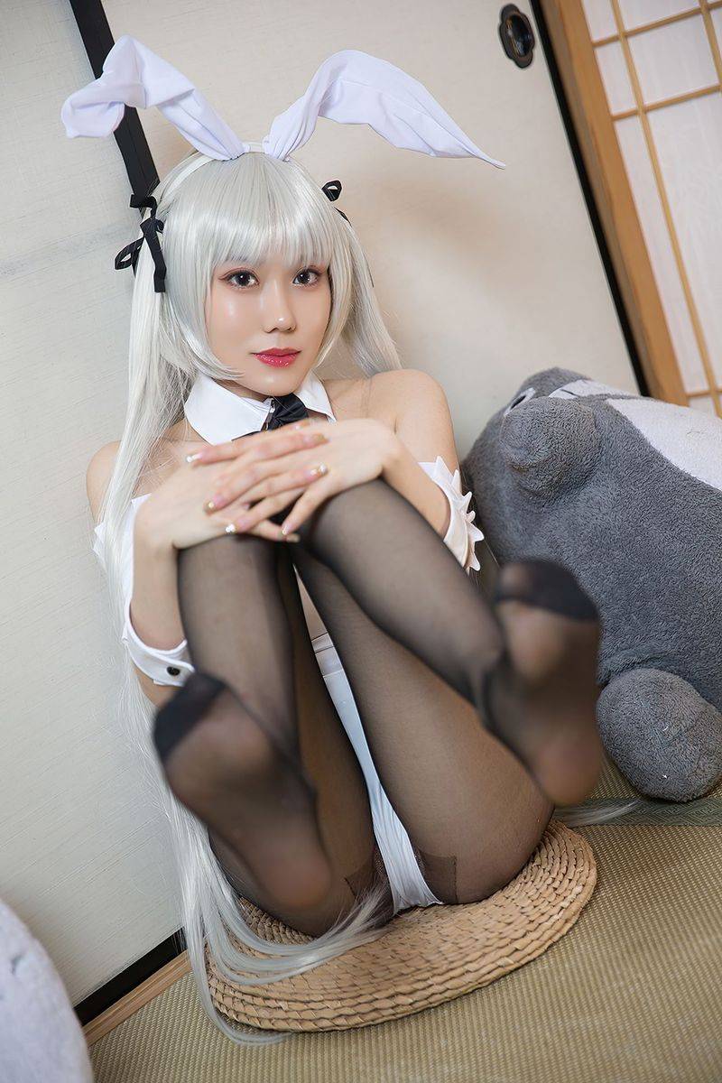 头条女神美女模特陈亦菲黑丝美腿蜜丝系列萌萌的情人套图-18