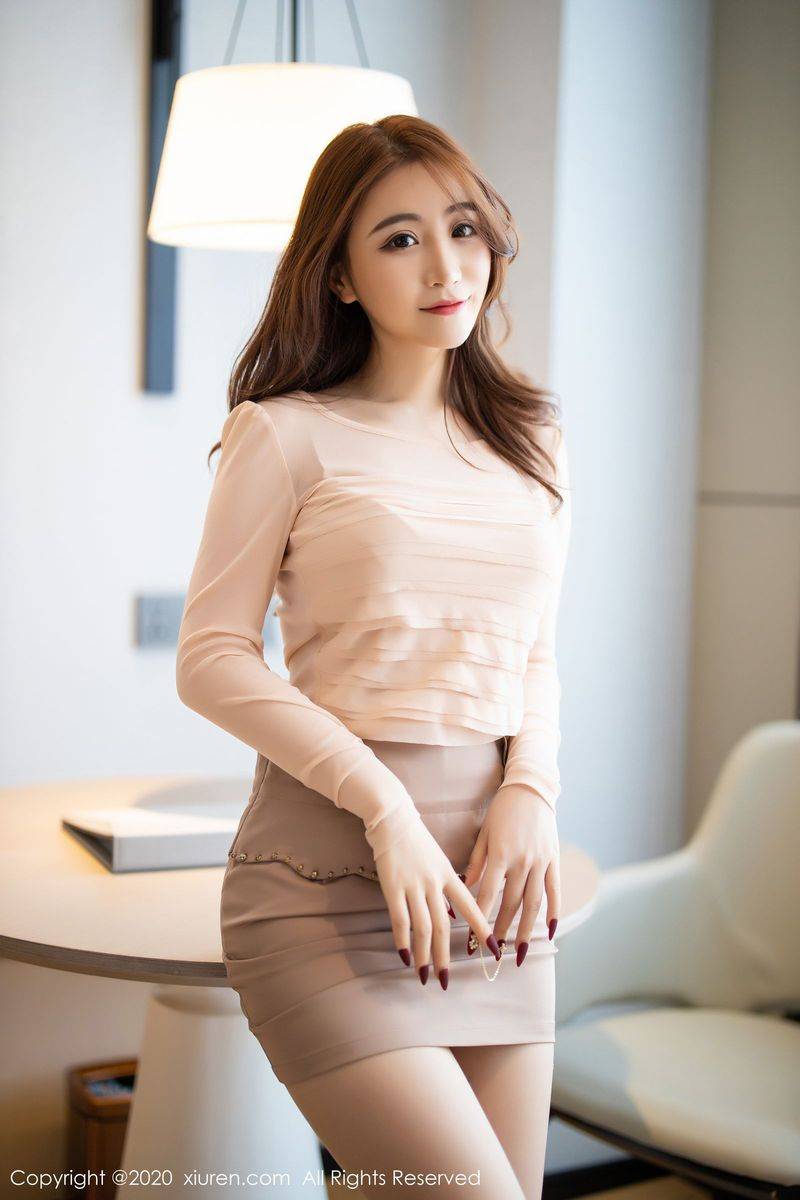 秀人网性感女神绯月樱Cherry丝袜玉足圆润翘臀私房迷人写真-7