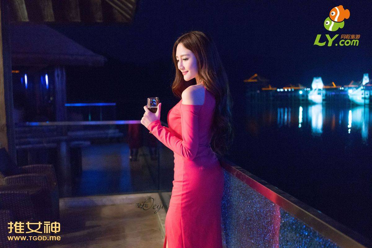 推女神性感美模王明明女神去哪儿云曼酒店户外诱惑写真-5