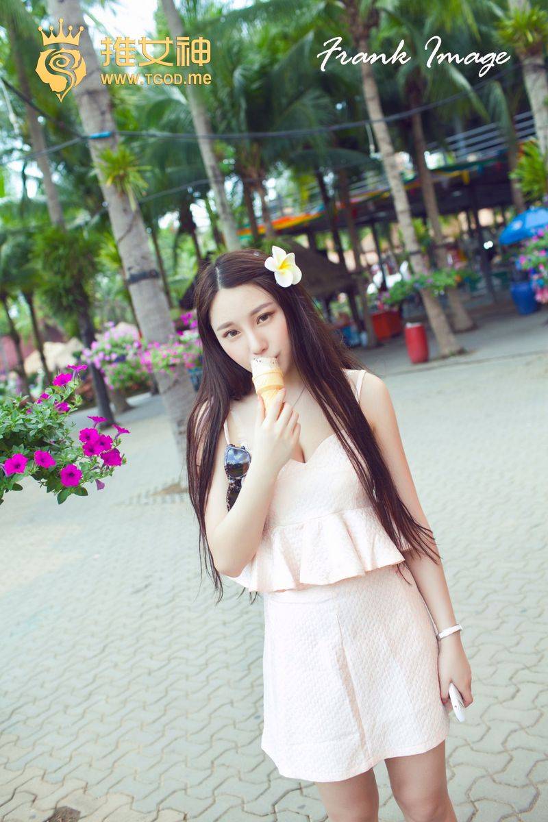 推女神美女模特刘奕宁Lynn极品身材比基尼娇嫩花蕊主题写真-3