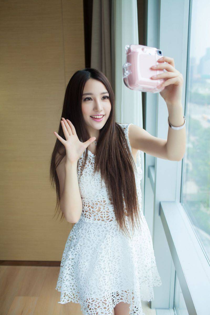 推女神美女模特刘奕宁Lynn厨娘私房装扮小清新性感写真-12