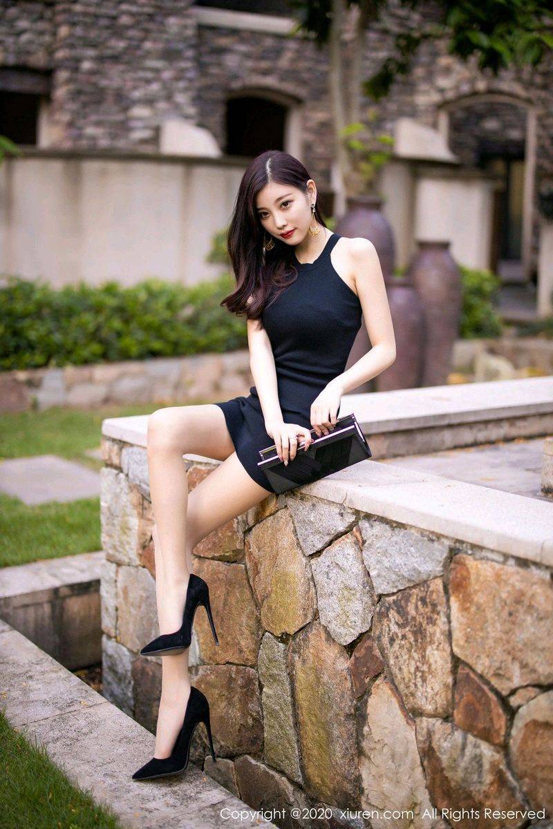 秀人网性感女神杨晨晨sugar典雅吊裙丝袜美腿风情诱惑写真-9