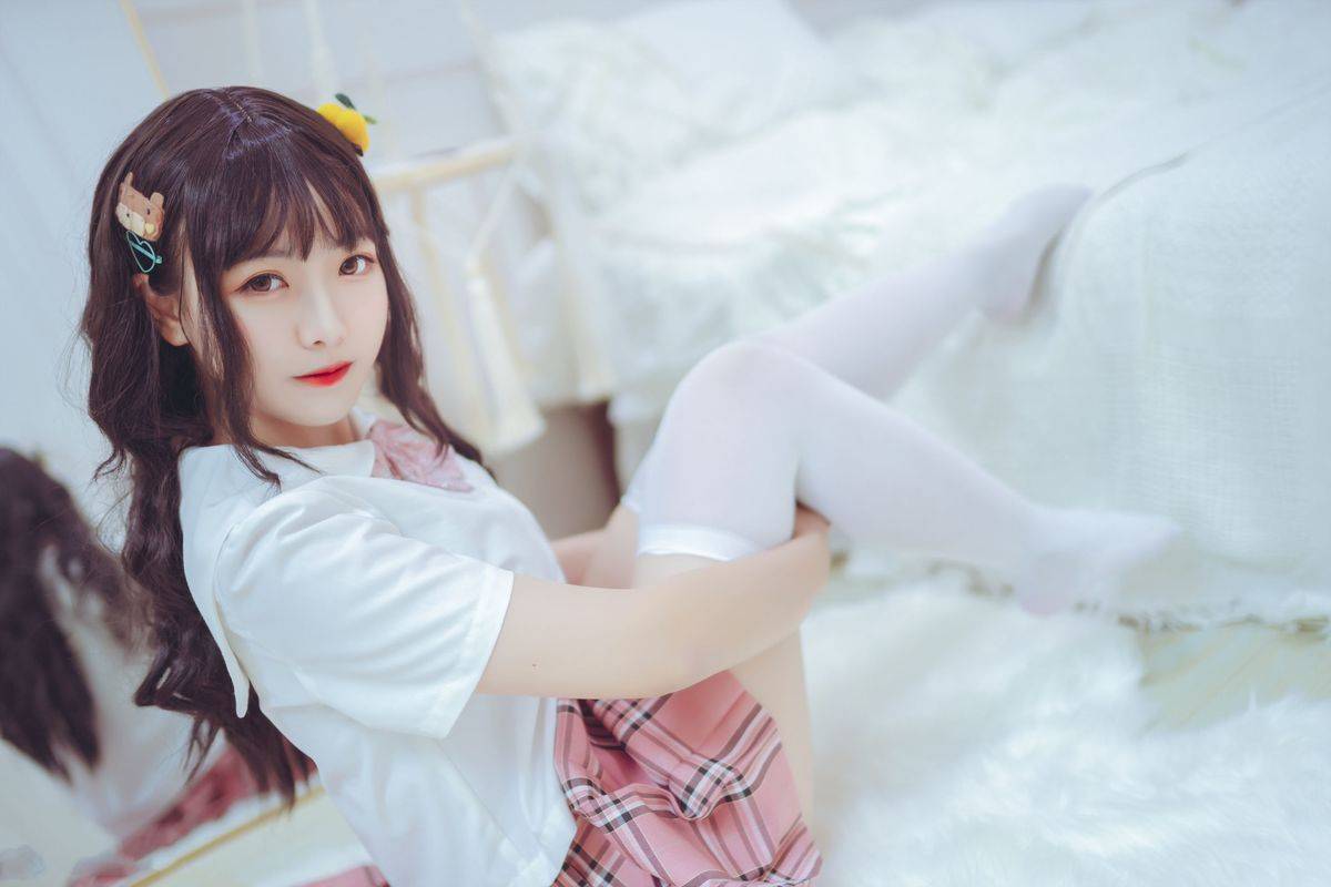 喵糖映画萝莉美少女过膝白丝性感校服魅惑私房迷人写真-39