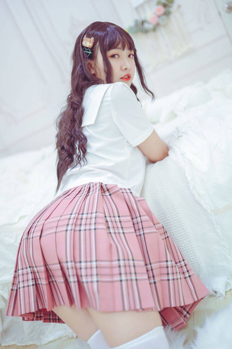 喵糖映画萝莉美少女过膝白丝性感校服魅惑私房迷人写真-40