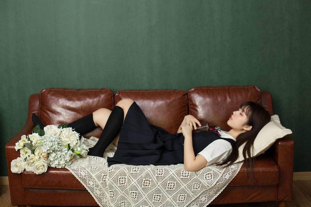 喵糖映画黑长直文静学妹校服装黑色长筒袜清纯写真-16