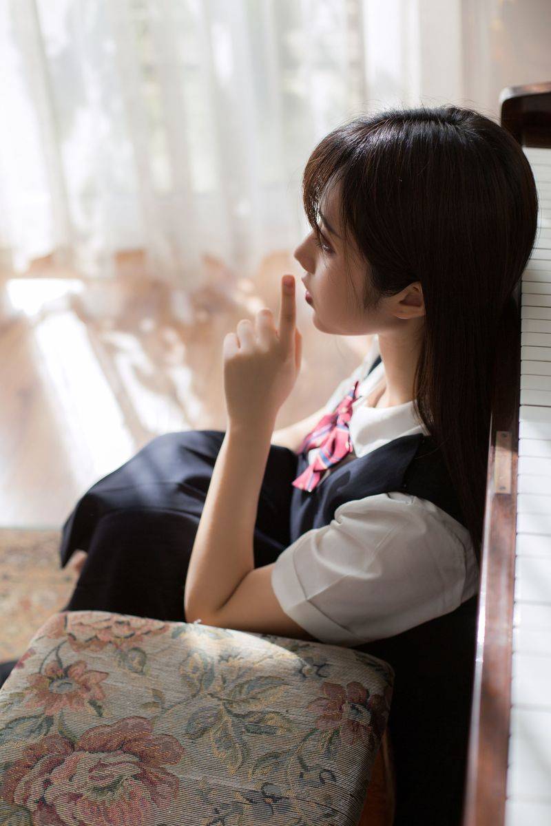 喵糖映画黑长直文静学妹校服装黑色长筒袜清纯写真-38