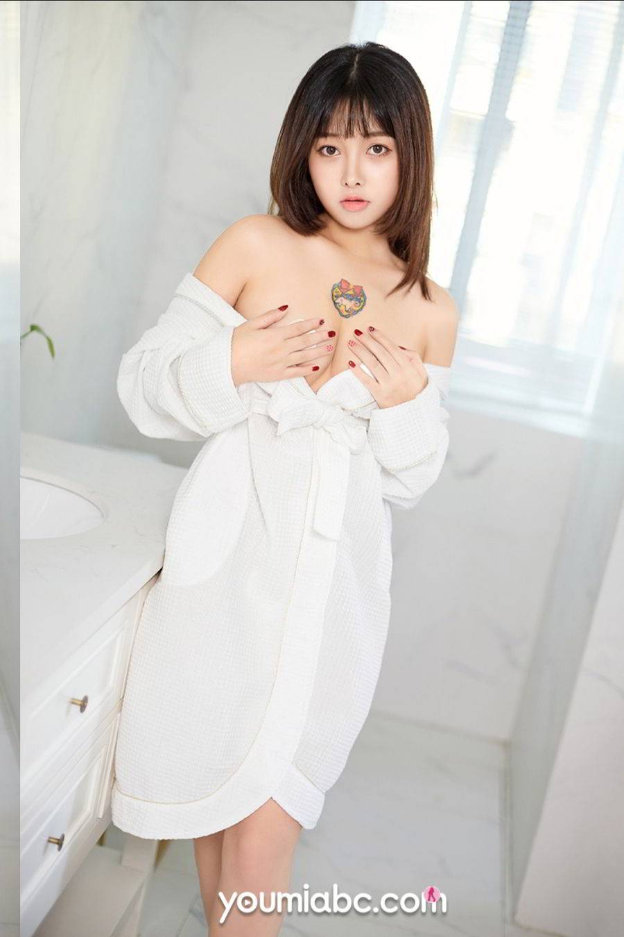 YouMi尤蜜性感女神柚柚酱z黑丝美腿浴袍裹身纯真妩媚写真-21