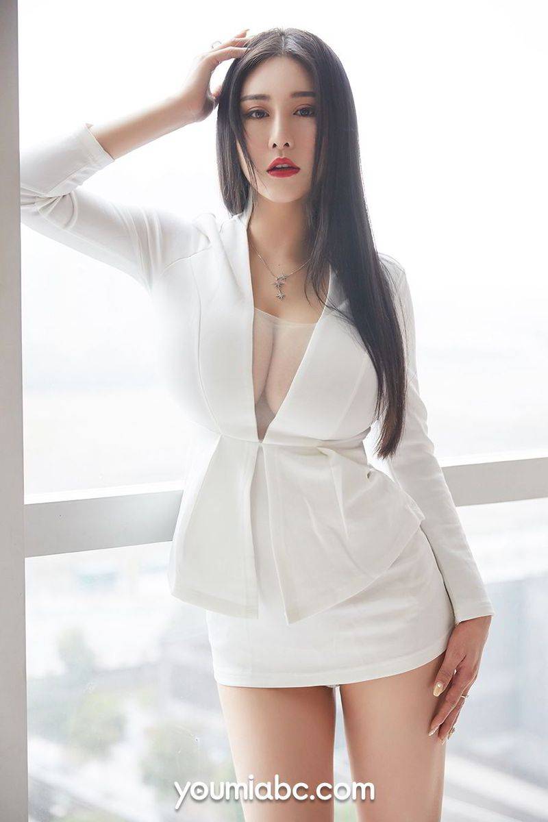 YouMi尤蜜欧派女皇费若拉傲人身材高耸双峰波涛胸涌性感写真-7