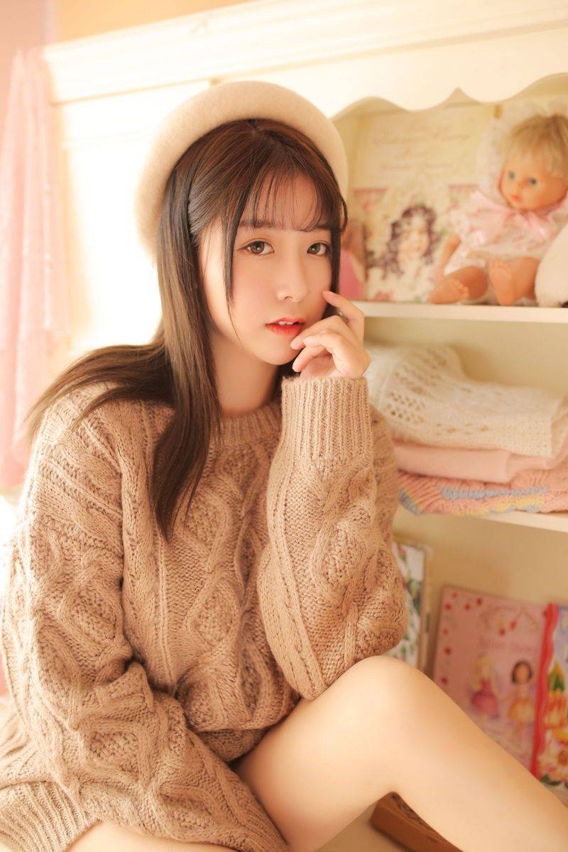 宅男女神猫九酱Sakura熟女风与驼色毛衣波涛胸涌大尺度写真-24