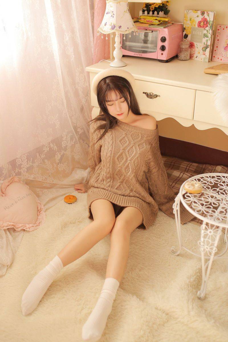 宅男女神猫九酱Sakura熟女风与驼色毛衣波涛胸涌大尺度写真-27