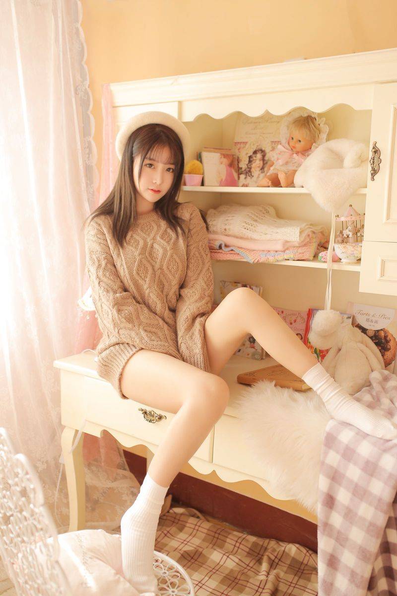 宅男女神猫九酱Sakura熟女风与驼色毛衣波涛胸涌大尺度写真-29