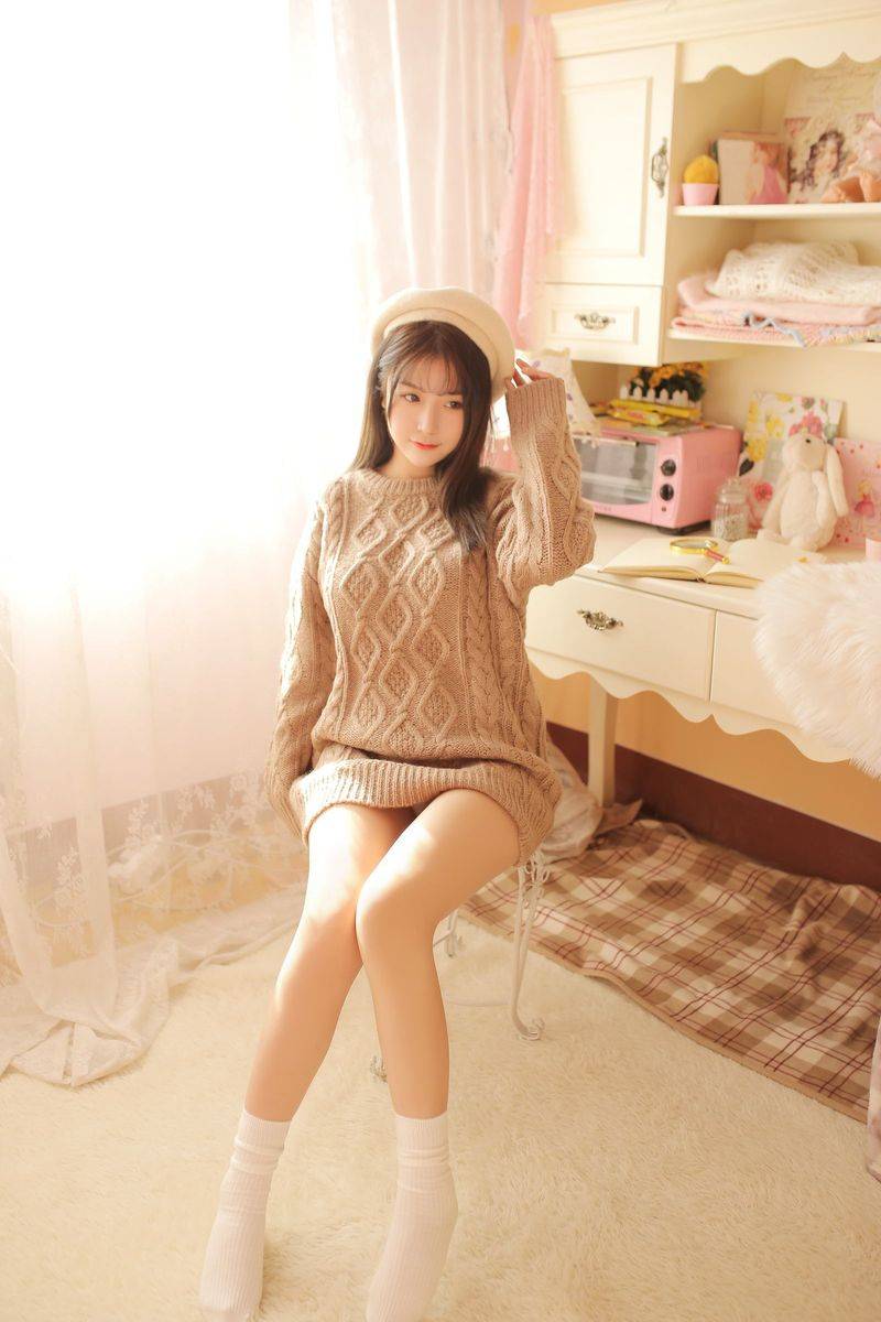 宅男女神猫九酱Sakura熟女风与驼色毛衣波涛胸涌大尺度写真-34