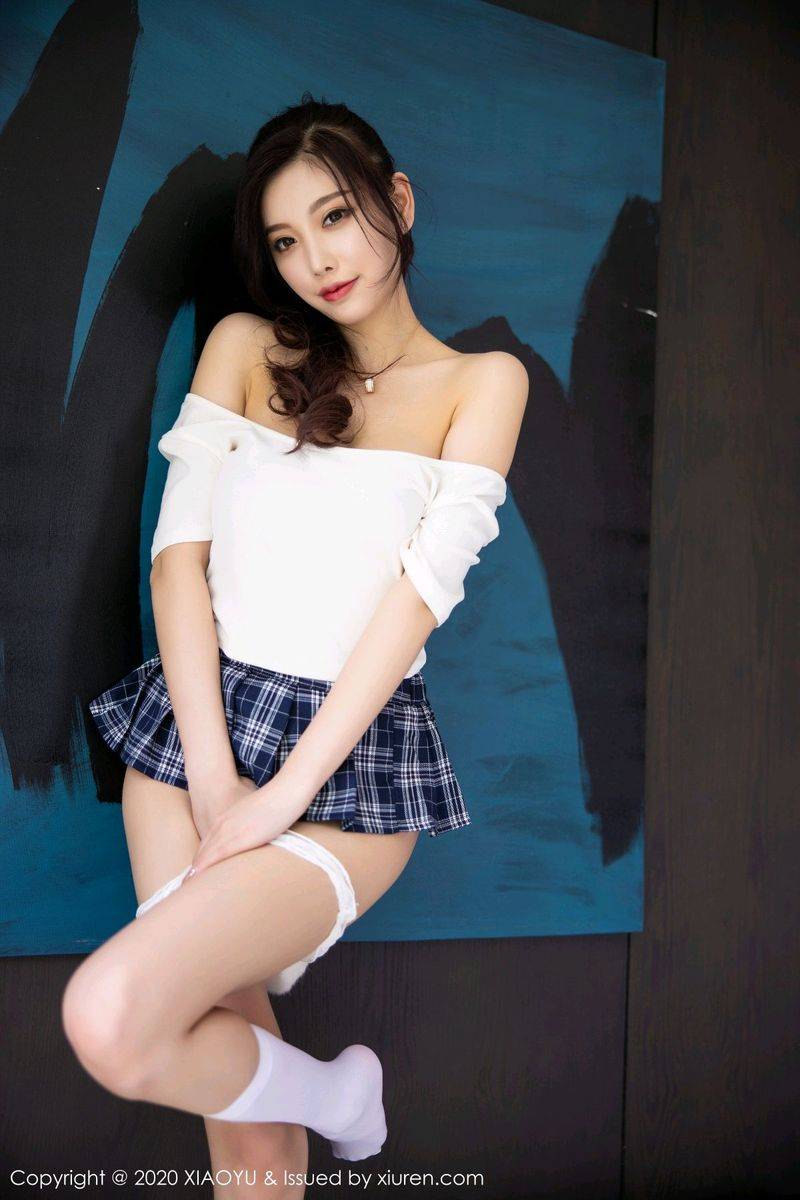 语画界性感女神杨晨晨sugar高马尾格子JK系列阳朔娇媚旅拍-53