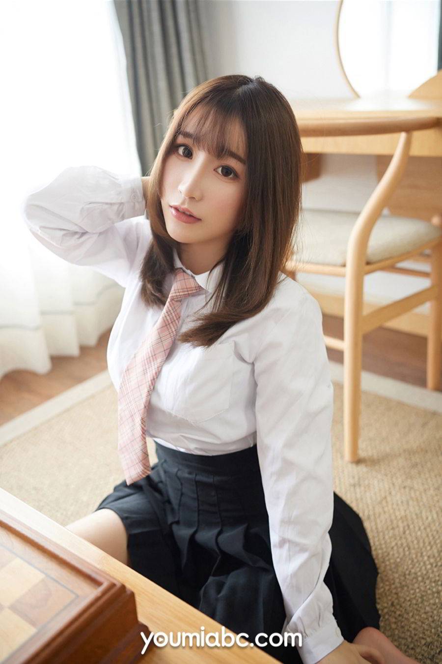 YouMi尤蜜美女模特绯月樱Cherry清纯校服美腿酥胸性感写真-49