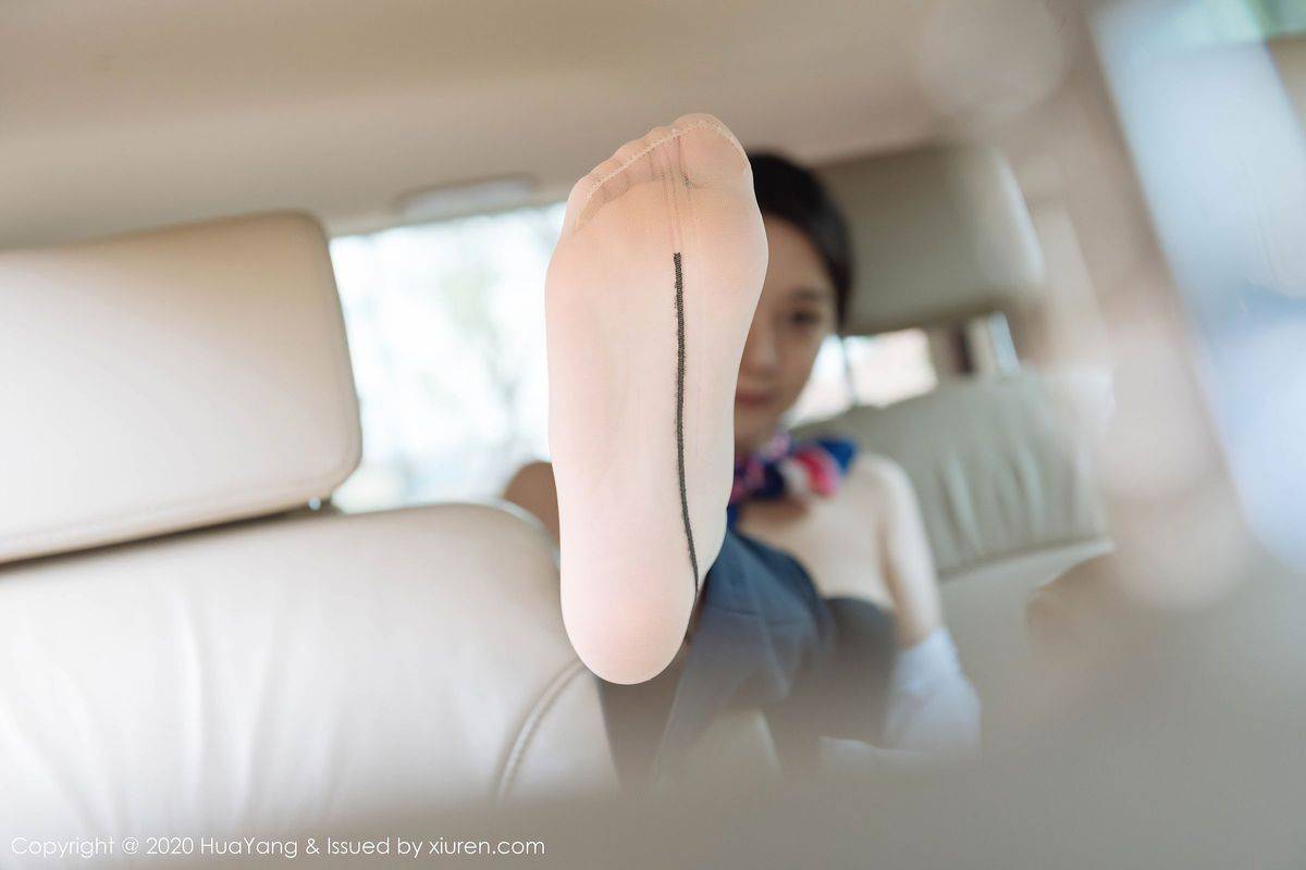 花漾Show性感女神Angela小热巴职业装制服诱惑系列云南旅拍-29