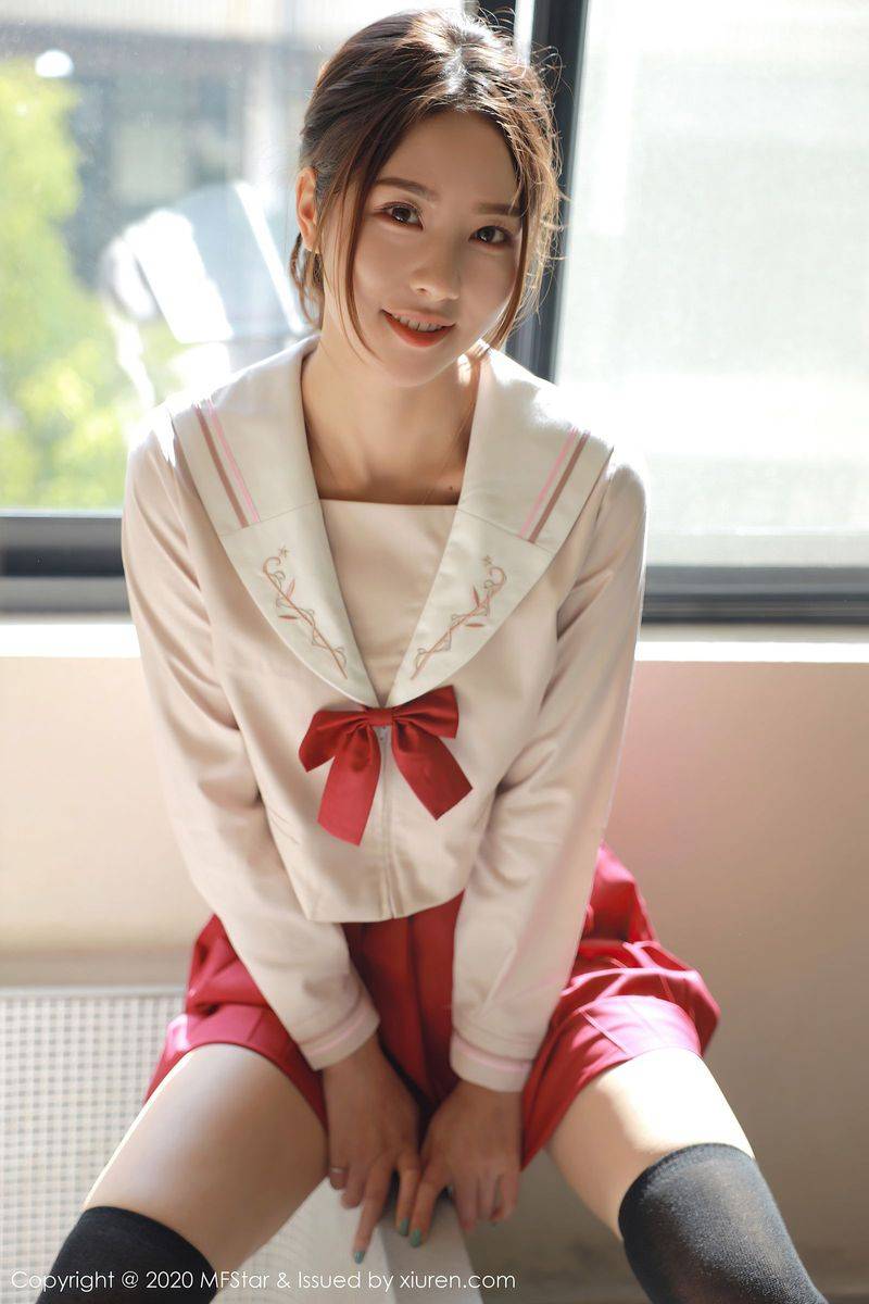 模范学院美女模特方子萱长筒袜JK制服系列清纯性感写真-4