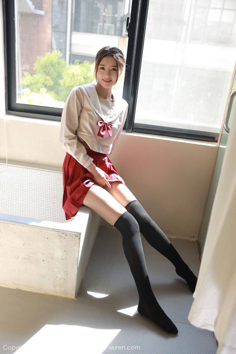 模范学院美女模特方子萱长筒袜JK制服系列清纯性感写真-23
