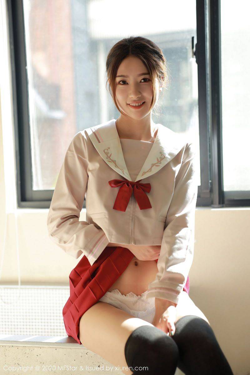 模范学院美女模特方子萱长筒袜JK制服系列清纯性感写真-47