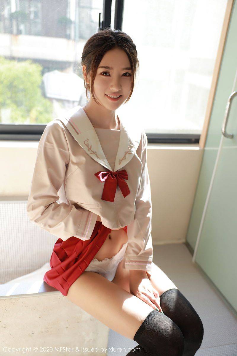 模范学院美女模特方子萱长筒袜JK制服系列清纯性感写真-46