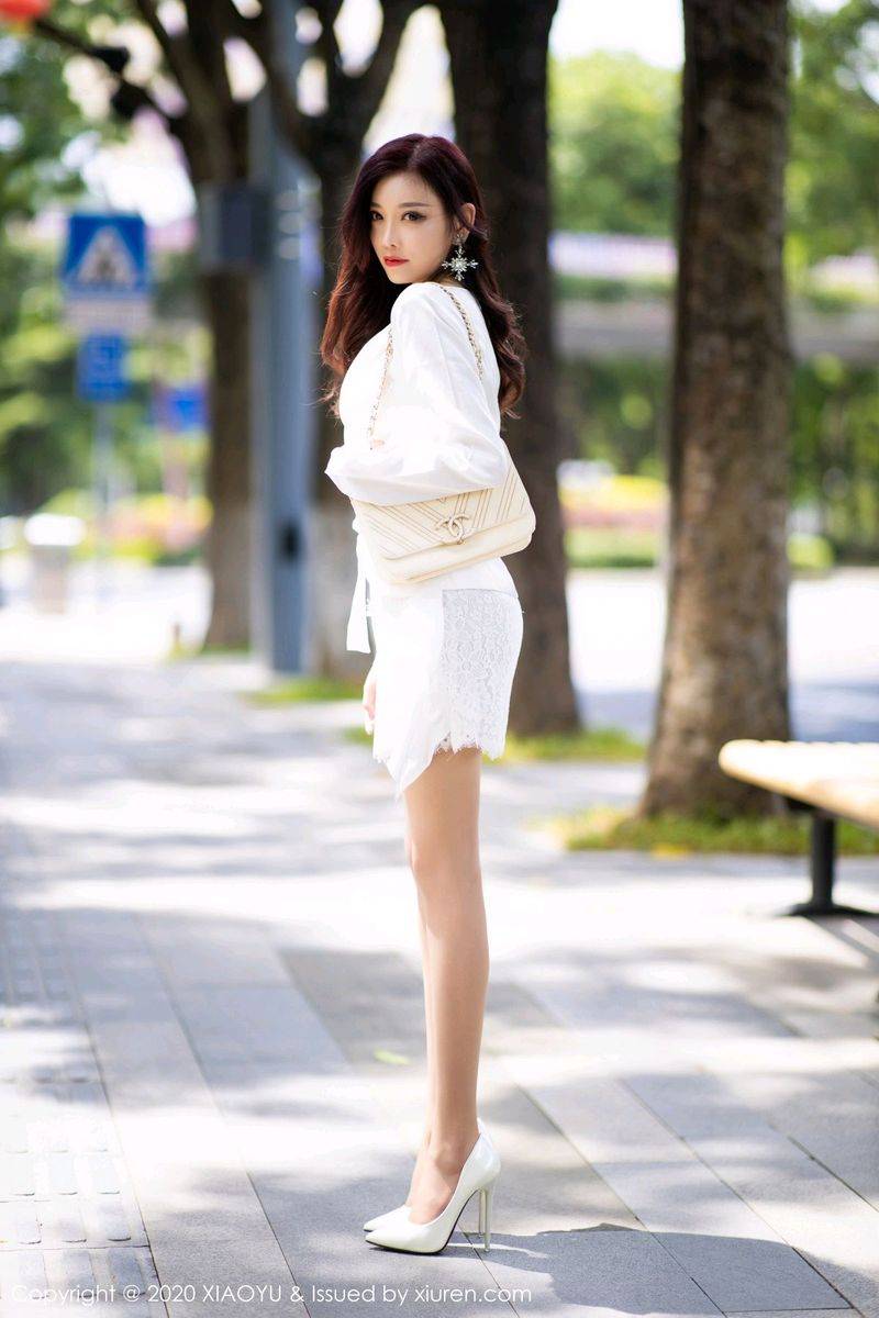 语画界性感女神杨晨晨sugar香车美人室外车拍系列阳朔旅拍