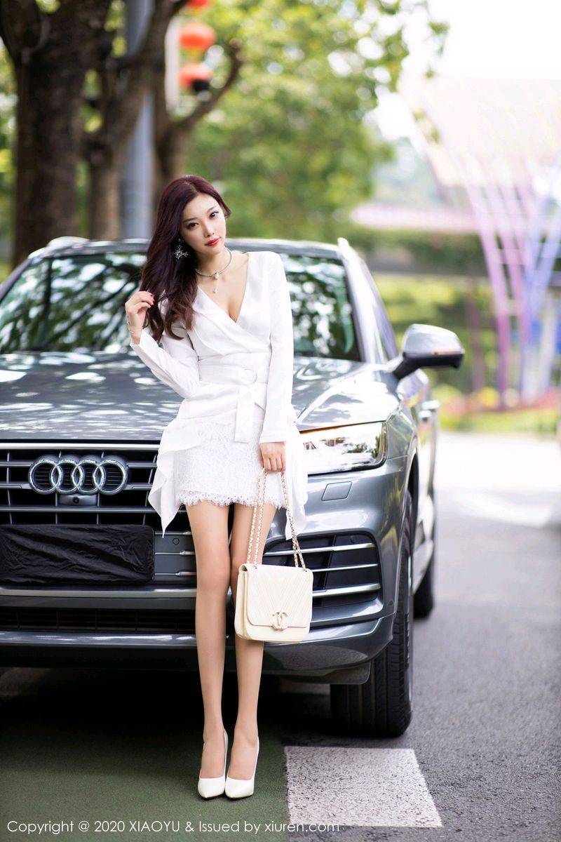 语画界性感女神杨晨晨sugar香车美人室外车拍系列阳朔旅拍-11