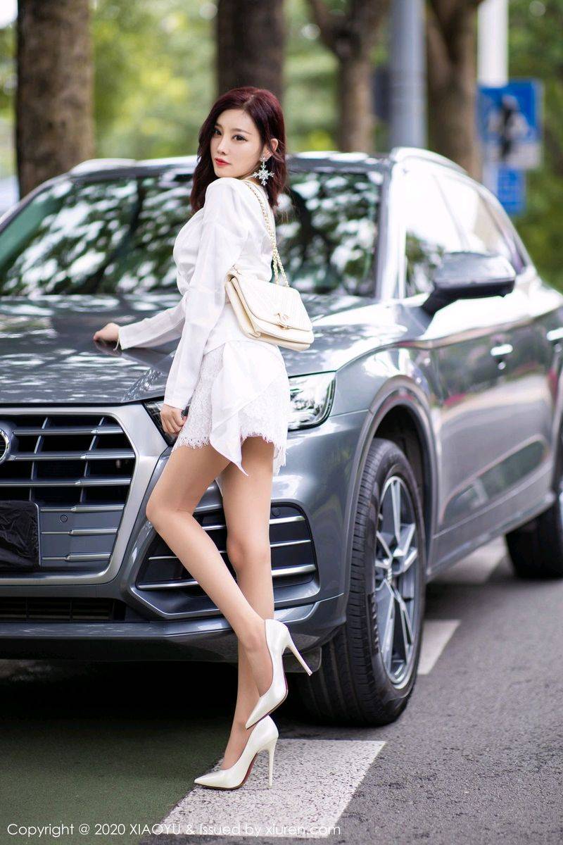 语画界性感女神杨晨晨sugar香车美人室外车拍系列阳朔旅拍-14