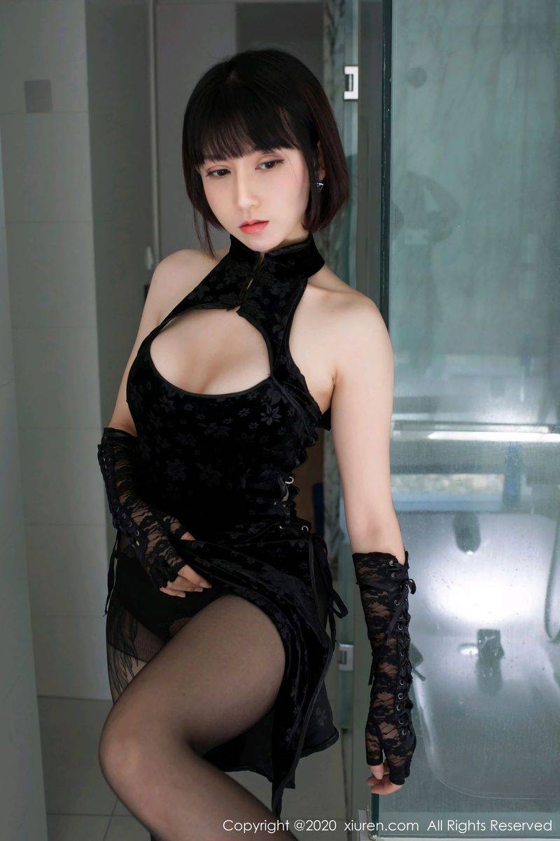 秀人网性感大美妞安妮斯朵拉Ann开胸旗袍黑丝连袜妩媚写真-19