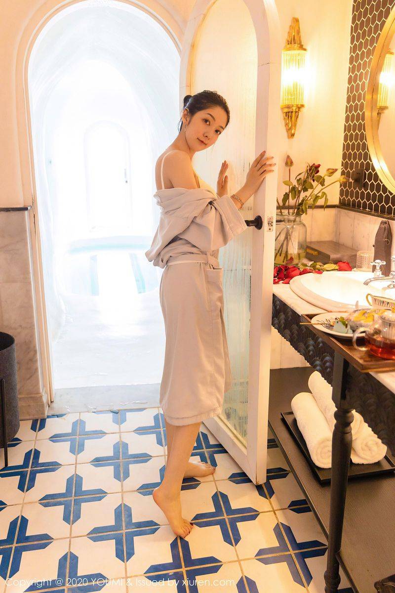 尤蜜荟性感女神Angela小热巴内衣诱惑泳池系列大理旅拍-71