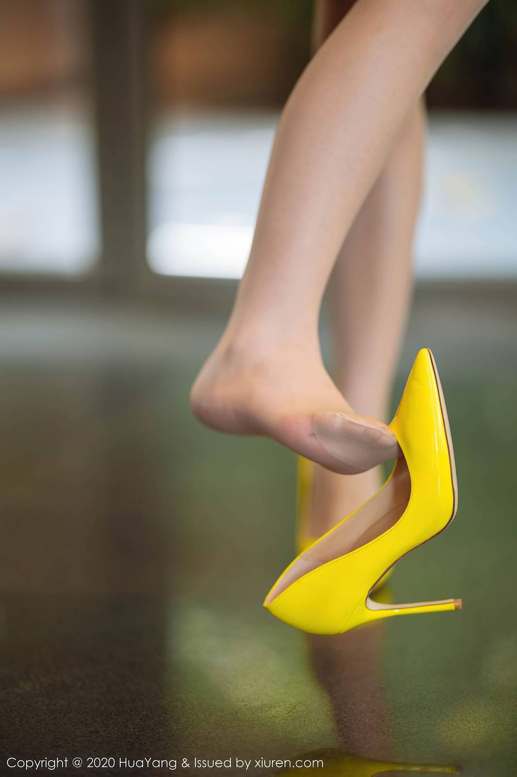 花漾Show性感女神周于希dummy镂空短裙芊细腰身动人写真-57