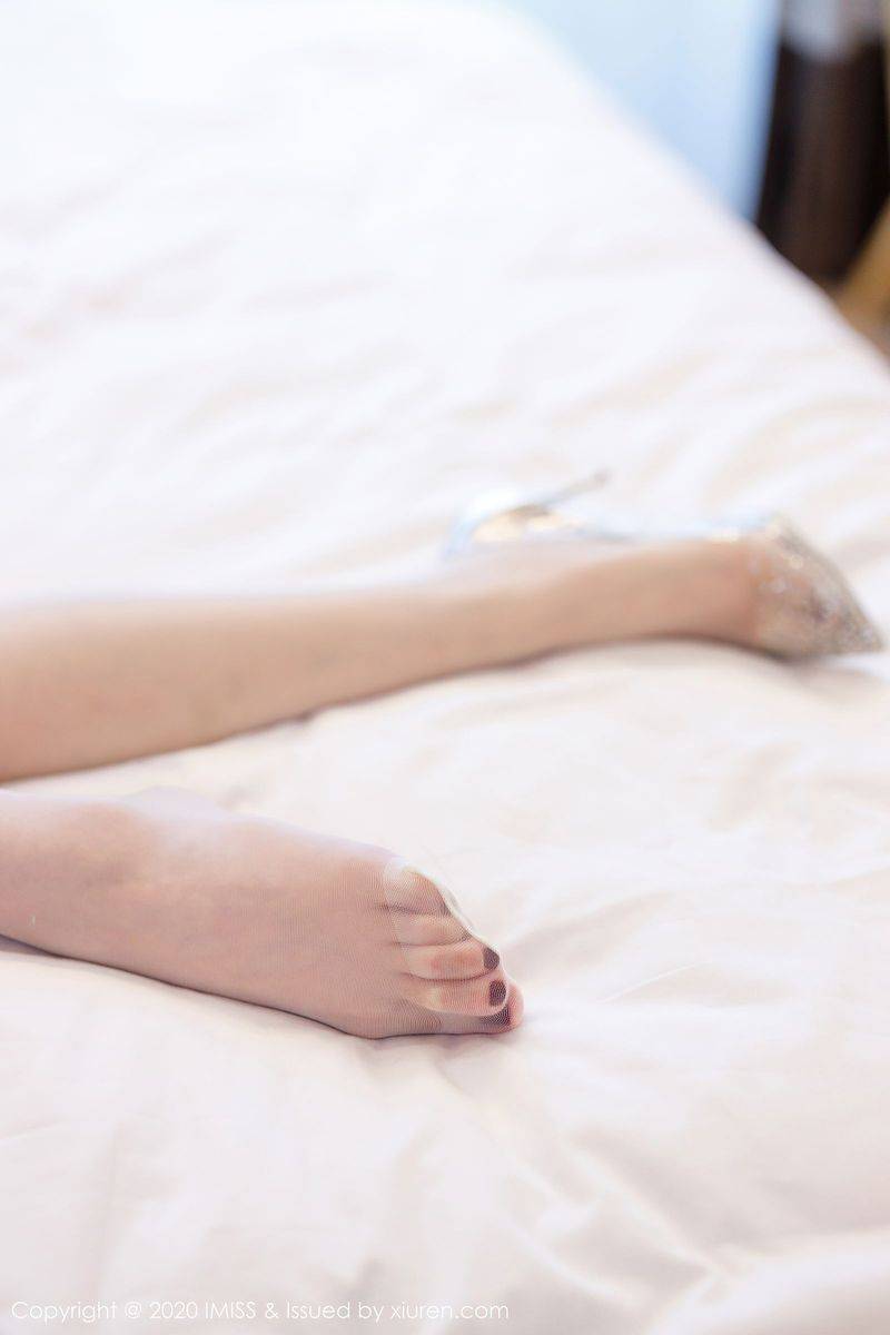 爱蜜社美女模特小九月丝袜美腿蕾丝内衣朦胧清透性感写真-64