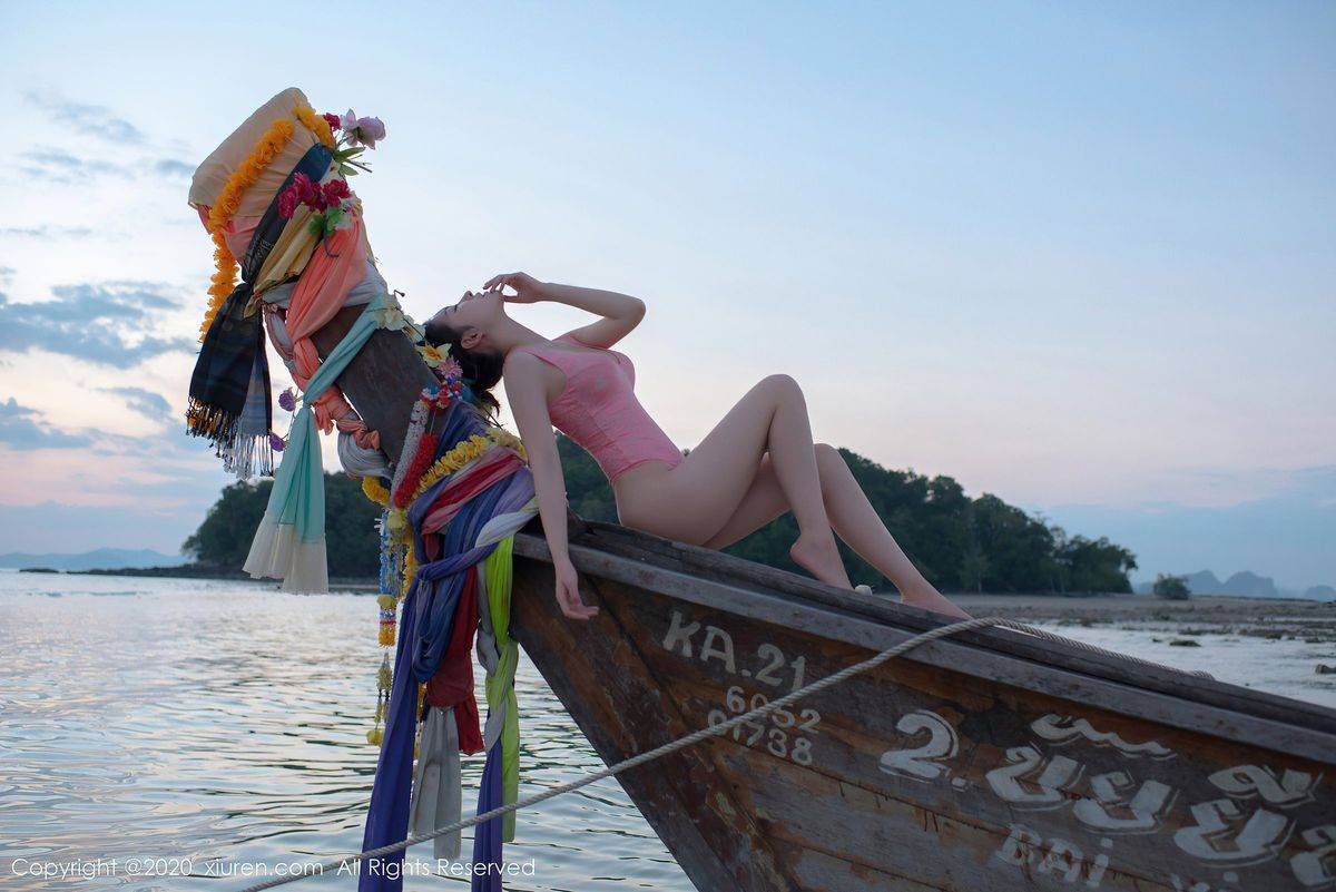 秀人网性感女神沈梦瑶粉色连体泳装泰国甲米海岸线写真-18