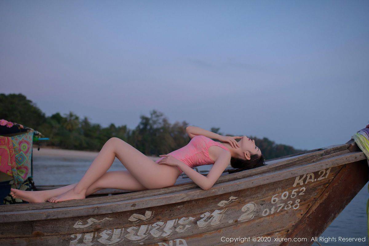 秀人网性感女神沈梦瑶粉色连体泳装泰国甲米海岸线写真-40