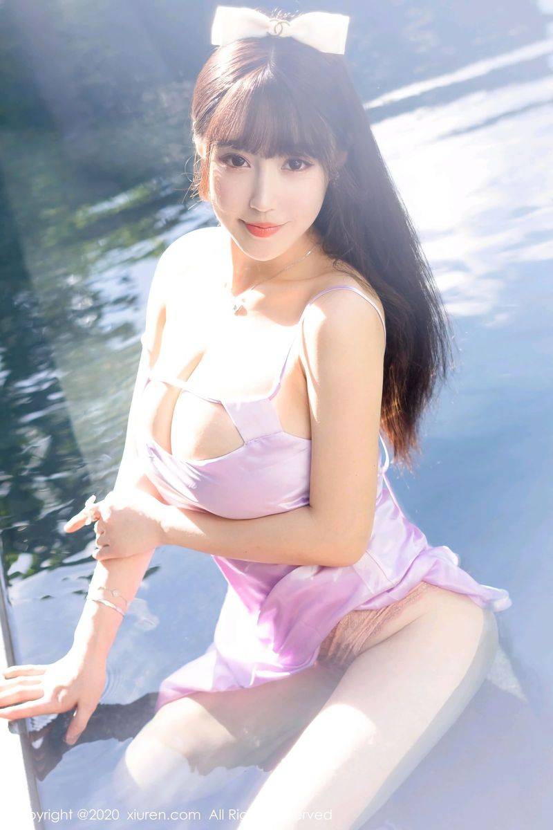 秀人网性感女神Flower朱可儿紫色礼裙泳池湿身系列三亚旅拍-3