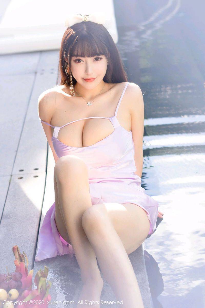 秀人网性感女神Flower朱可儿紫色礼裙泳池湿身系列三亚旅拍-48