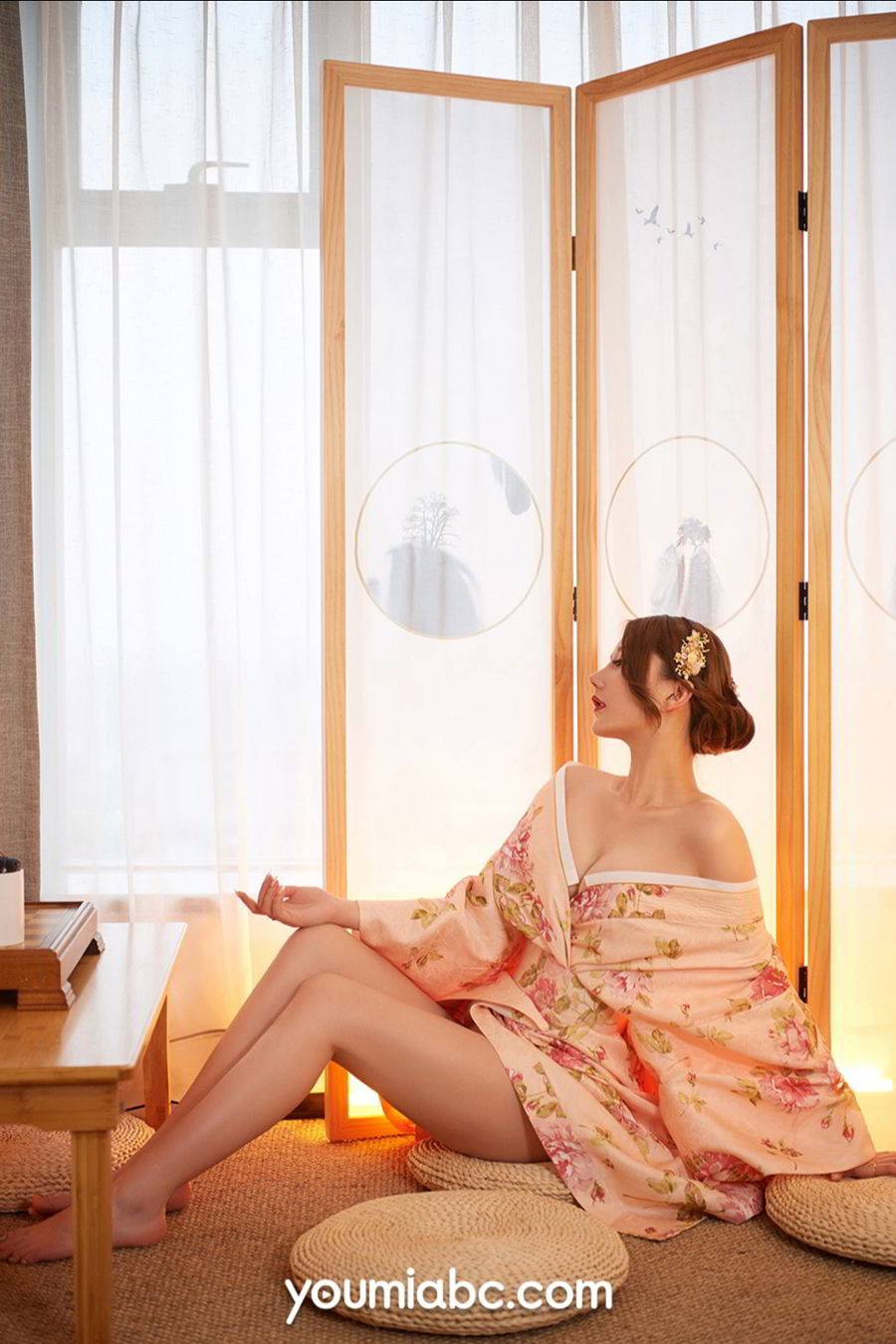 YOUMI尤美模特苏小曼开襟低领半遮胸饱满半球玲珑撩人套图-7