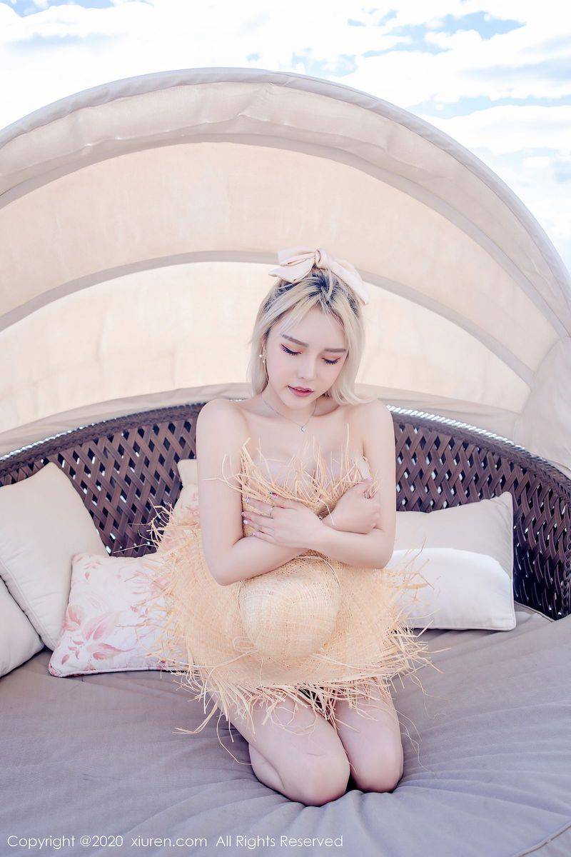 秀人网性感嫩模Lovely璐璐双马尾海军服角色扮演大理旅拍-9