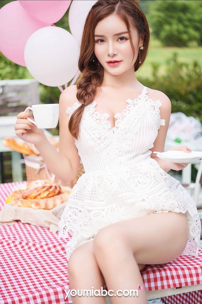 YOUMI尤美模特陈宇曦黑丝美腿浑圆蜜桃臀撩人娇姿激情写真-26