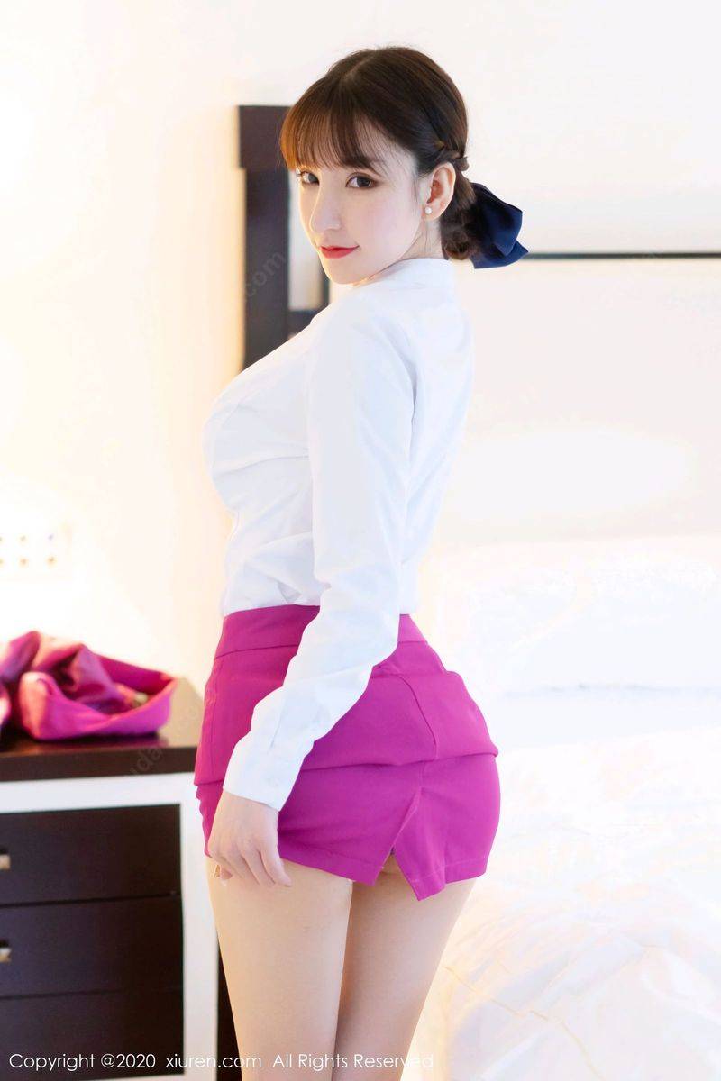 秀人网性感女神周于希Sandy丝袜美腿空乘制服主题系三亚旅拍-49