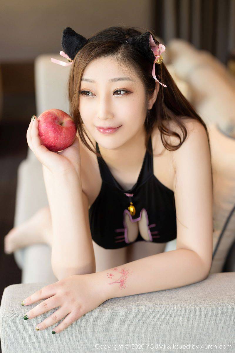 尤蜜荟性感女神妲己_Toxic惹火身材女仆装俏皮可人三亚旅拍-27