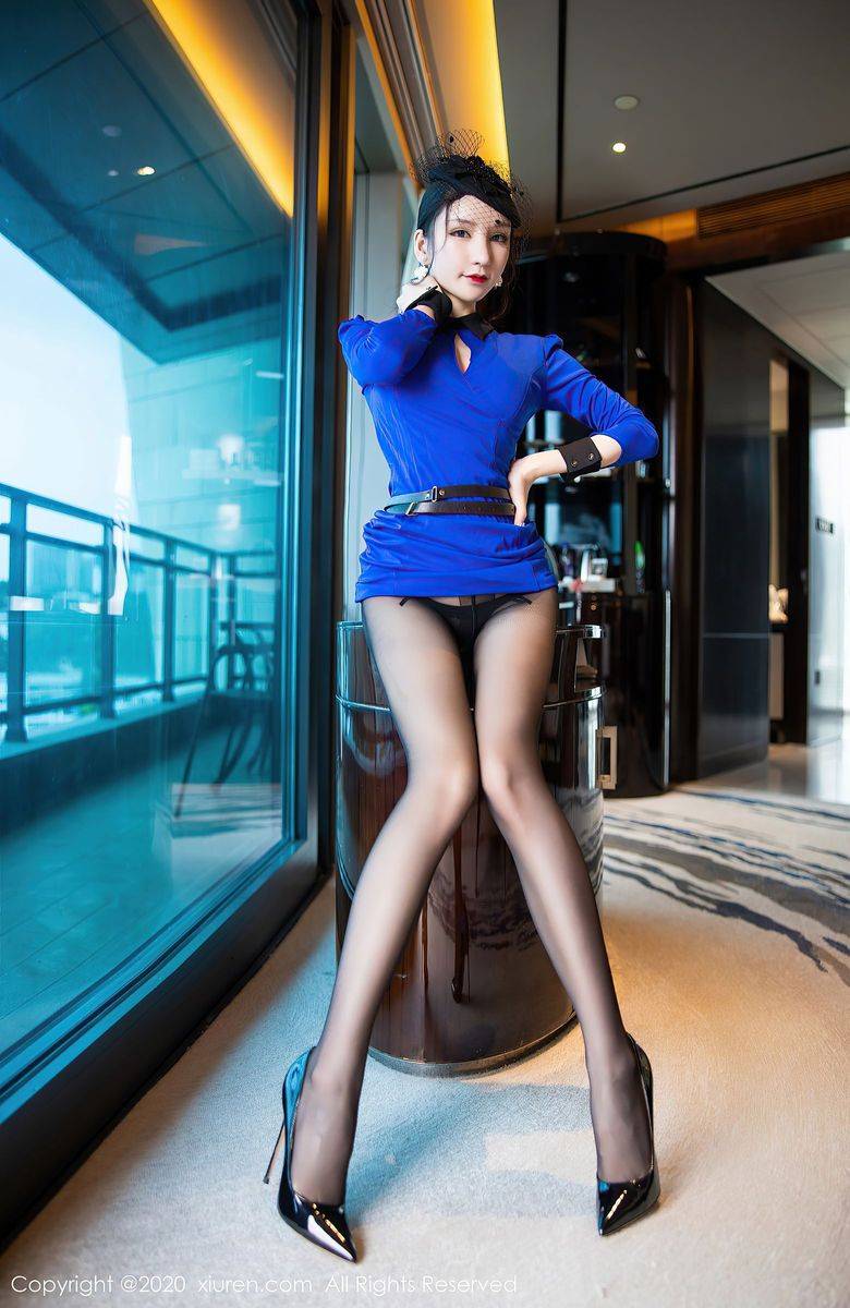 秀人网性感女神周于希Sandy黑丝美腿制服诱惑大尺度妩媚写真-12