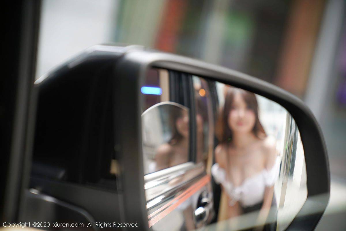 秀人网美女模特糯美子Mini经典短裙室外商务车车拍系列套图-61