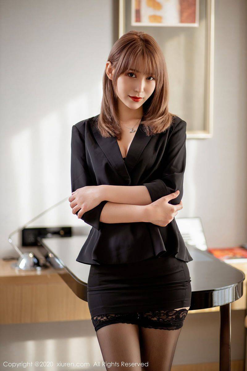 秀人网丽质模特周慕汐fairy黑丝美腿职场OL制服诱惑娇媚写真-16