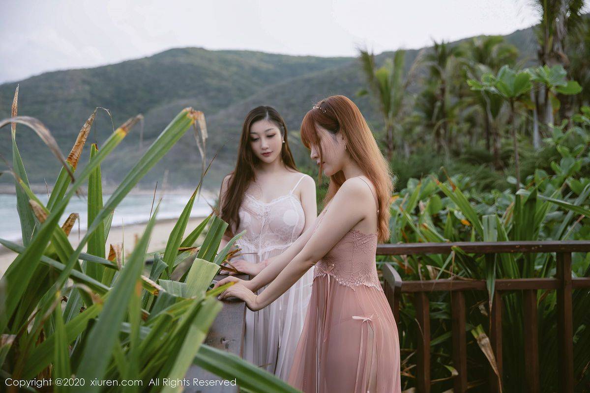 秀人网性感姐妹花王雨纯&妲己_Toxic蕾丝长裙娇艳三亚旅拍-18