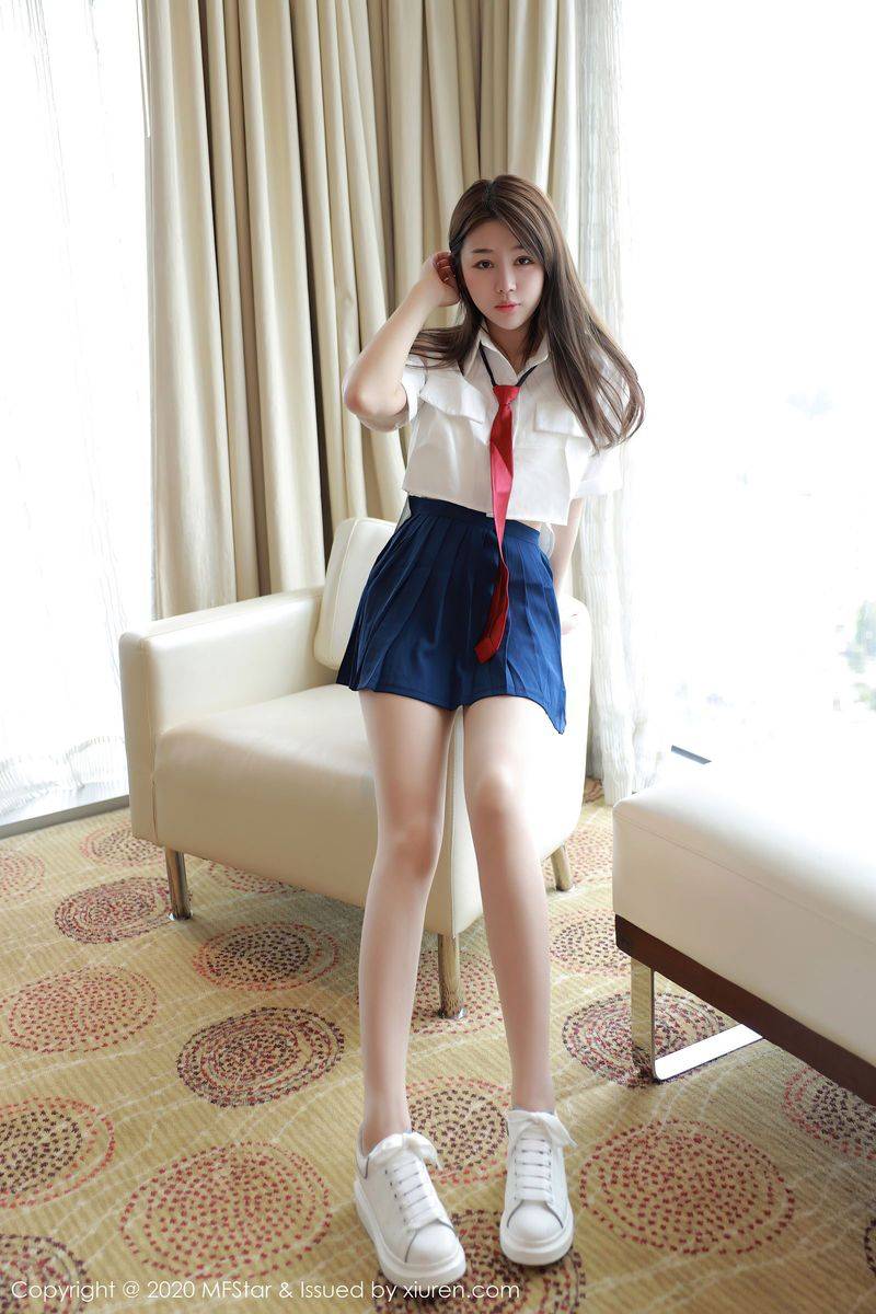 模范学院清新美女梦梵肉色丝袜修长美腿JK制服系列写真-6