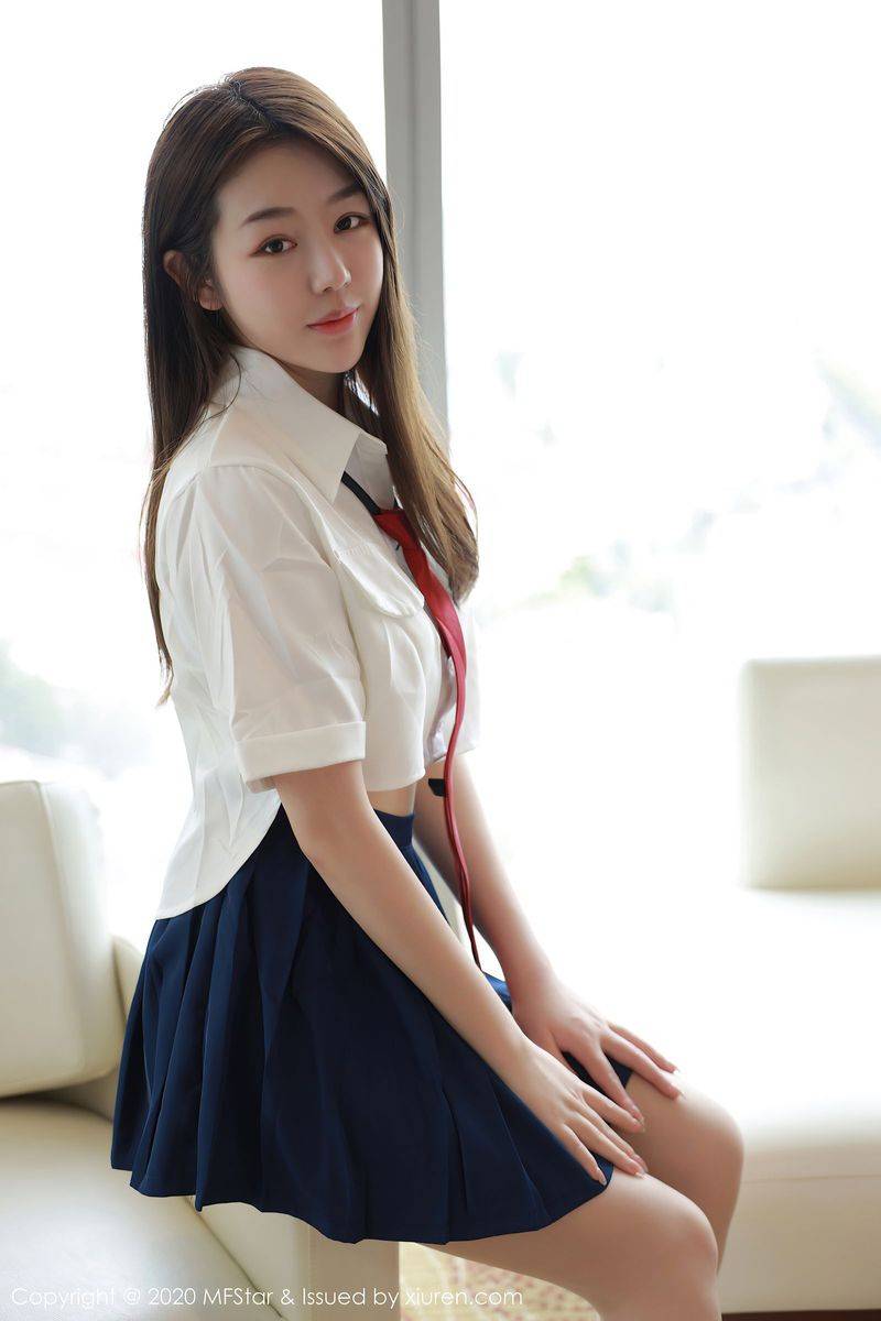 模范学院清新美女梦梵肉色丝袜修长美腿JK制服系列写真-10