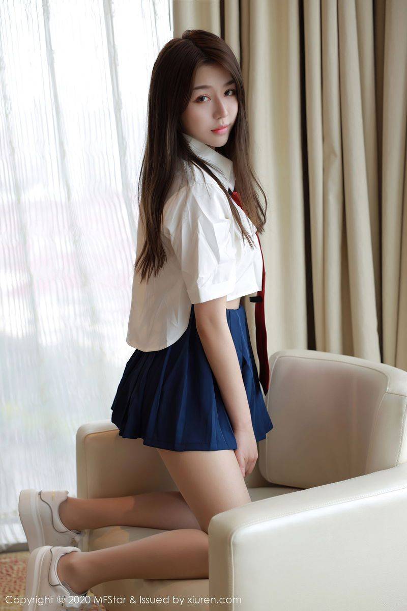 模范学院清新美女梦梵肉色丝袜修长美腿JK制服系列写真-29
