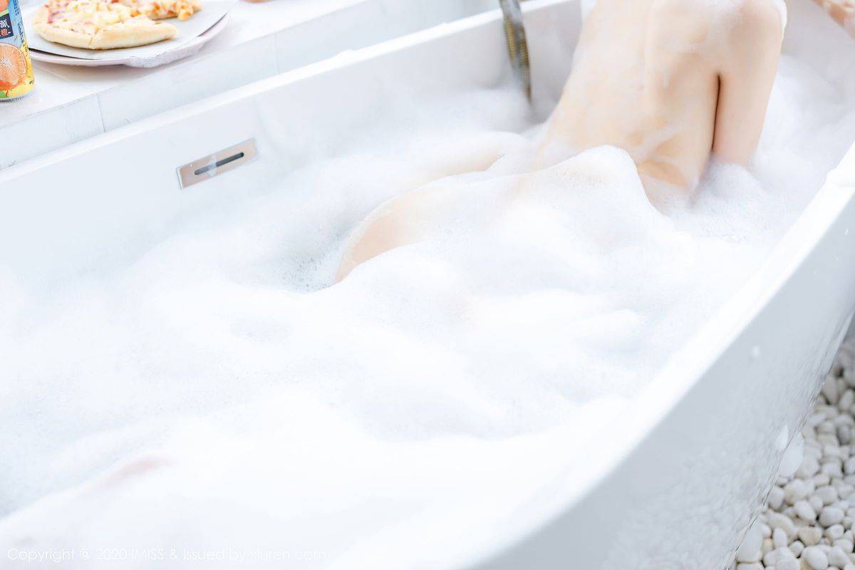 爱蜜社性感女神luvian本能浴室泡泡浴主题系列大尺度写真-25