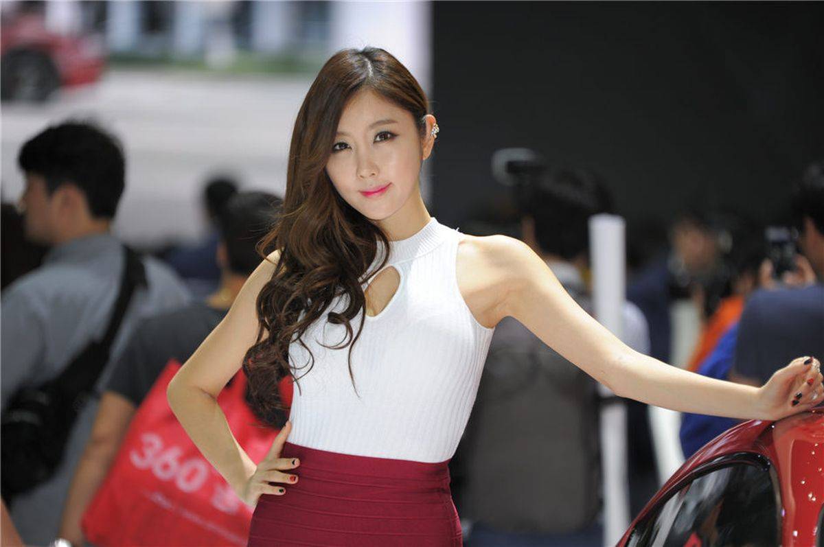 韩国美女车模崔星儿2015韩国国际车展现场活动图片-32