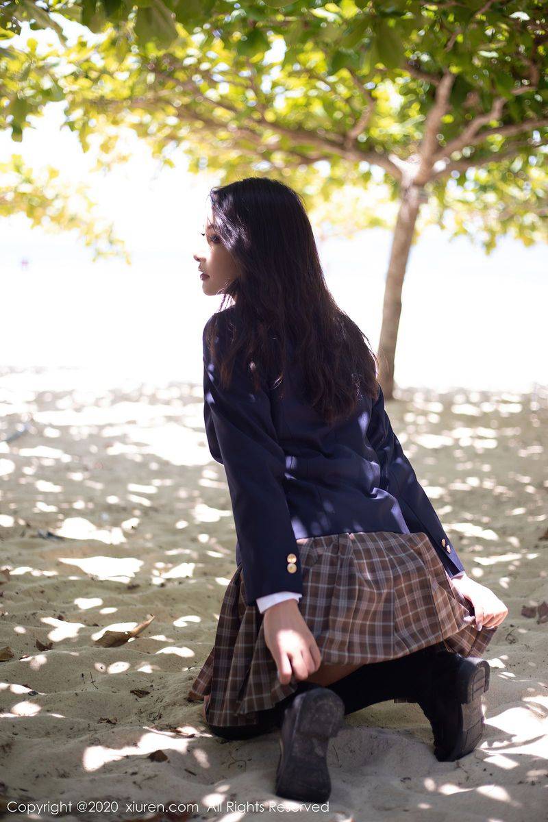 秀人网美女模特Emily顾奈奈酱海边泳衣和黑丝OL系列心愿旅拍-22