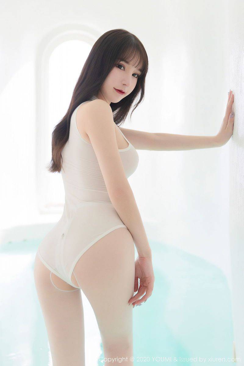 尤蜜荟性感女神周于希Sandy丝袜美腿薄透内衣大理温泉旅拍-2